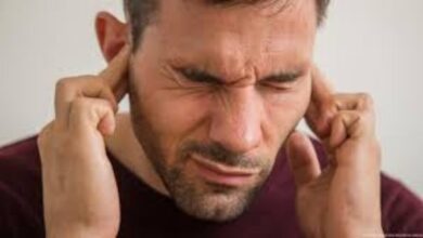 أبرزها ارتفاع الحرارة .. أعراض التهاب الأذن الوسطى
