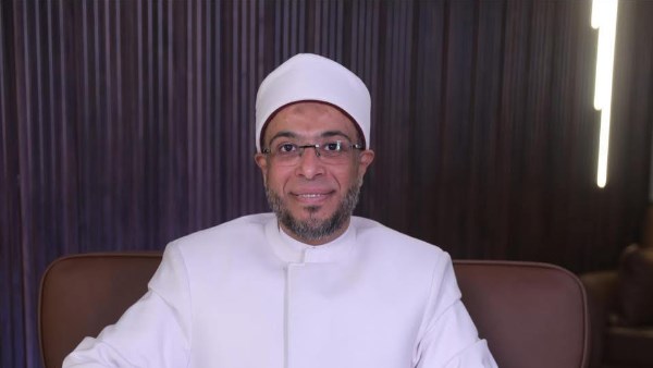 الشيخ محمد أبو بكر يهاجم عبد السند يمامة بعد تصريحاته حول "الوفد" في القرآن