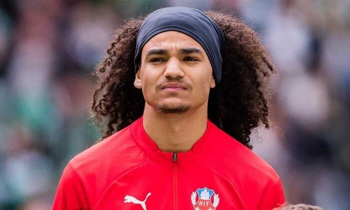 الفلسطيني آدم الكايد يصل القاهرة للانضمام للزمالك