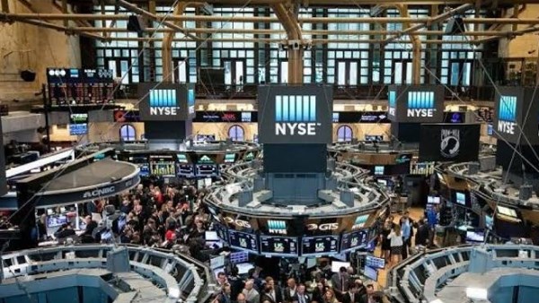 تفاصيل استئناف تداول البورصة المصرية بعد توقفها جراء حريق سنترال رمسيس