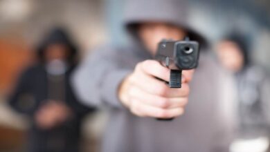 جريمة في الممشى السياحي.. مصرع سيدة برصاصتين بالرأس من سلاح طليقها |تفاصيل