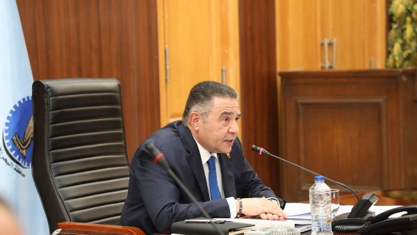 خطة استثمارية جديدة بقيمة 792 مليون جنيه.. محافظ البحر الأحمر يشدّد على متابعة ملفات التصالح وتقنين الأراضي