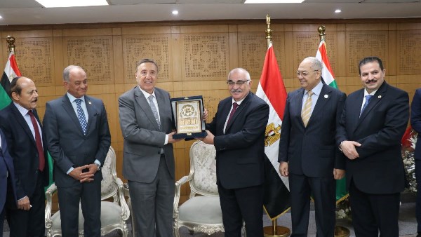 رئيس قضايا الدولة يستقبل وفد المحكمة الدستورية العليا.. صور
