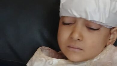 رحلة بحث لساعات.. كنوز طفلة مصابة في حادث الإقليمي في حضن الأم بعد وفاة جدتها