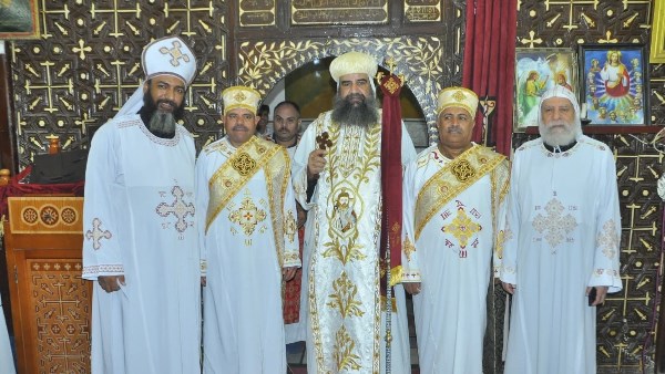 سيامة دياكونين جديدين بالفتح على يد الأنبا بيسنتي أسقف الإيبارشية