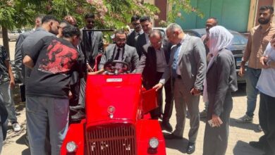 شاهد.. عميد كلية الهندسة يتفقد مشروعات تخرج طلاب برنامج هندسة الميكاترونكس.. صور
