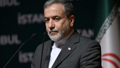 عراقجي يدافع عن تعليق التعاون مع الوكالة الدولية للطاقة الذرية ويؤكد التزام إيران بالرقابة النووية
