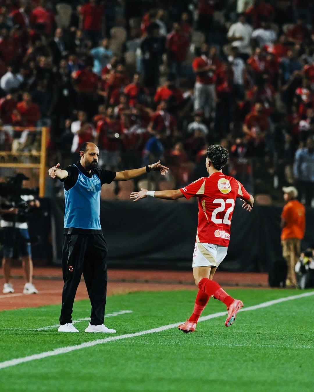عروض تدريب لعماد النحاس بعد انتهاء مهمته مع الأهلي