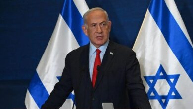 قبل زيارة واشنطن.. المتحدث باسم نتنياهو يغادر منصبه بشكل مفاجئ