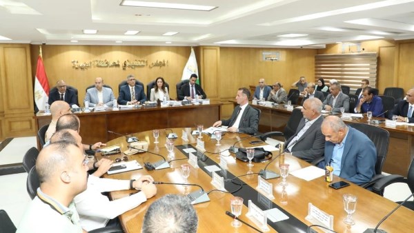محافظ الجيزة يشدد على سرعة البت في شكاوى المواطنين وتحقيق الاستجابة الفورية