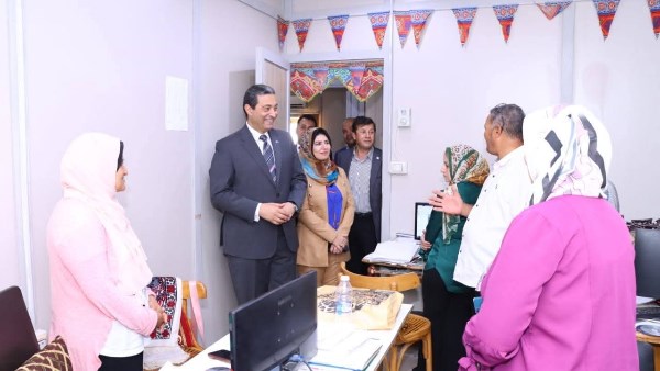محافظ دمياط يتابع منظومة العمل لتلقي طلبات المواطنين
