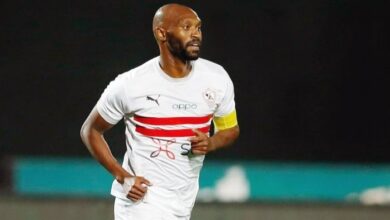 شيكا قالي اقلع الجاكيت.. إبراهيم فايق يرد على انتقادات ارتداء قميص الزمالك