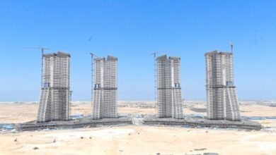 وزير الإسكان يتفقد موقف تنفيذ أبراج "الداون تاون" بمدينة العلمين الجديدة