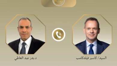 وزير الخارجية يبحث مع نظيره الهولندي دعم العلاقات الثنائية وتطورات الأوضاع الإقليمية