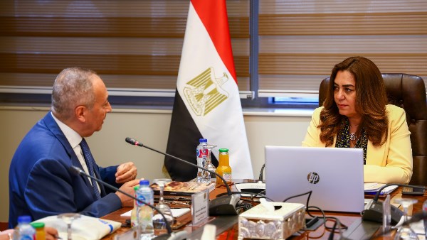وزيرة التنمية المحلية تتابع الخطة الاستراتيجية لتغير المناخ الخاصة بالوزارة